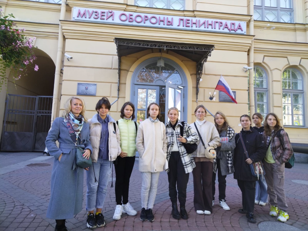 Экскурсия и зарисовки в Мемориальном музее обороны и блокады Ленинграда