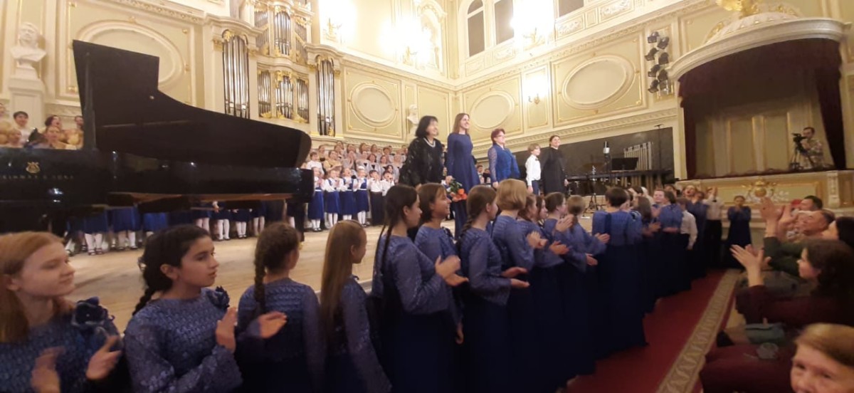 Старший хор «Невская акварель» выступил на заключительном концерте конференции «ДШИ-2022″